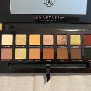 Anastasia Beverly Hills Soft Glam Eyeshadow Palette